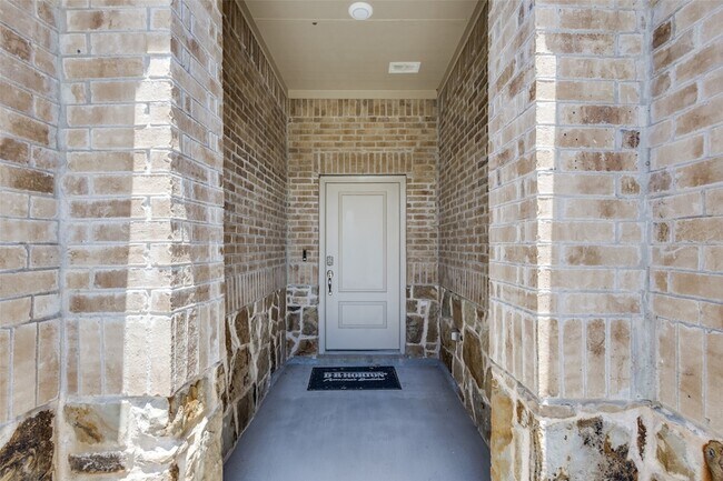 Building Photo - 6213 Abby Dr