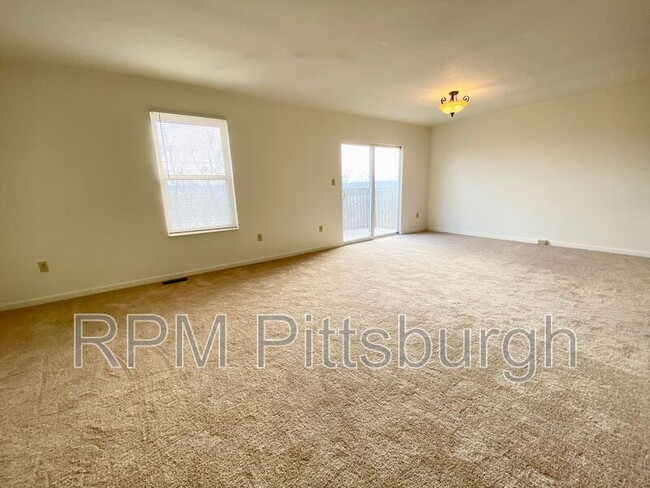 Building Photo - 203 Scenic Hill Dr