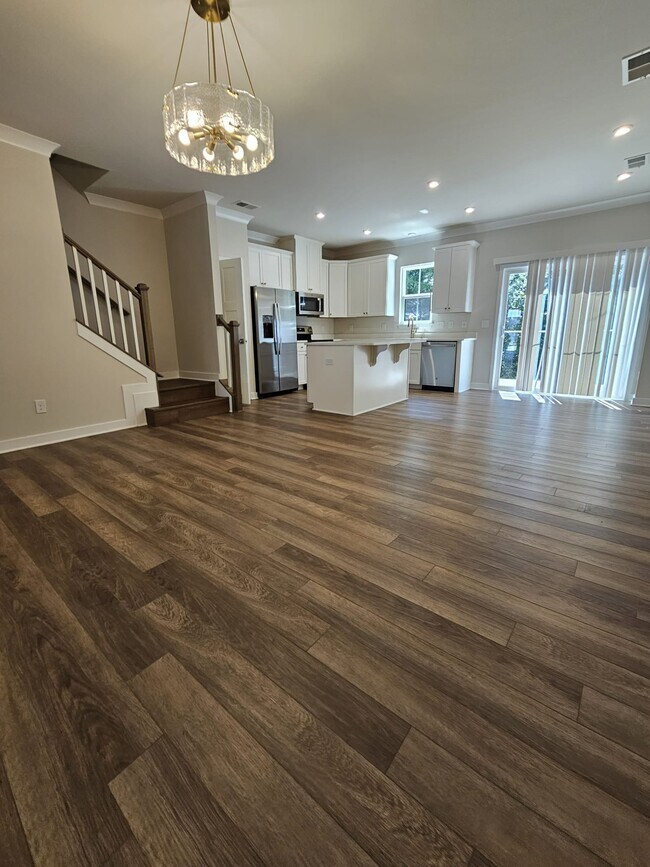 Building Photo - 53 Connaught Ct