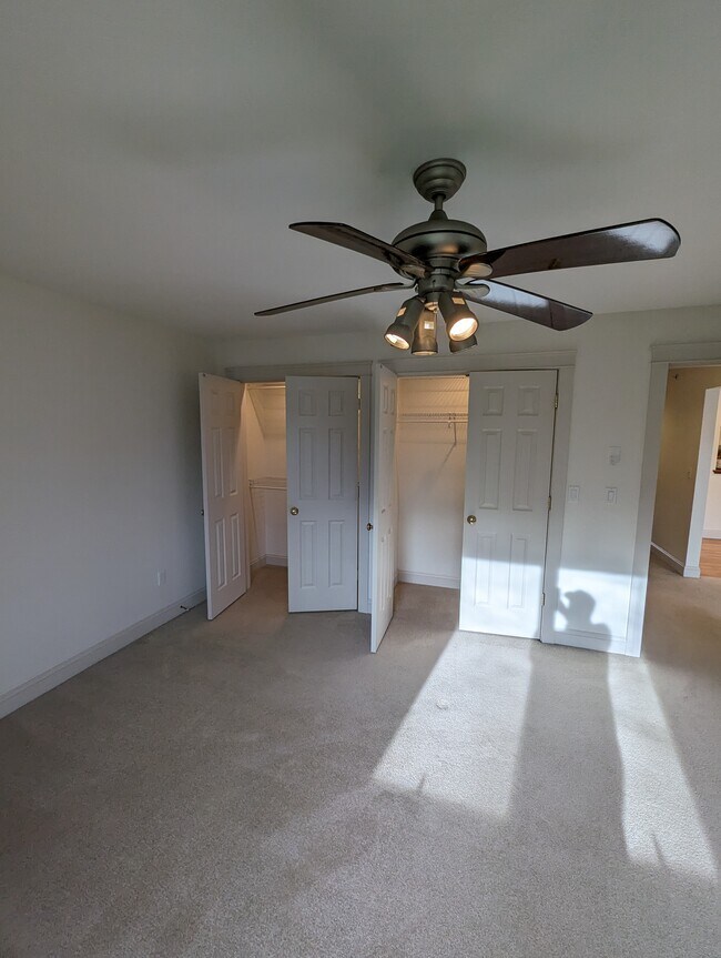 Foto del edificio - 9 Pleasant Wood Dr