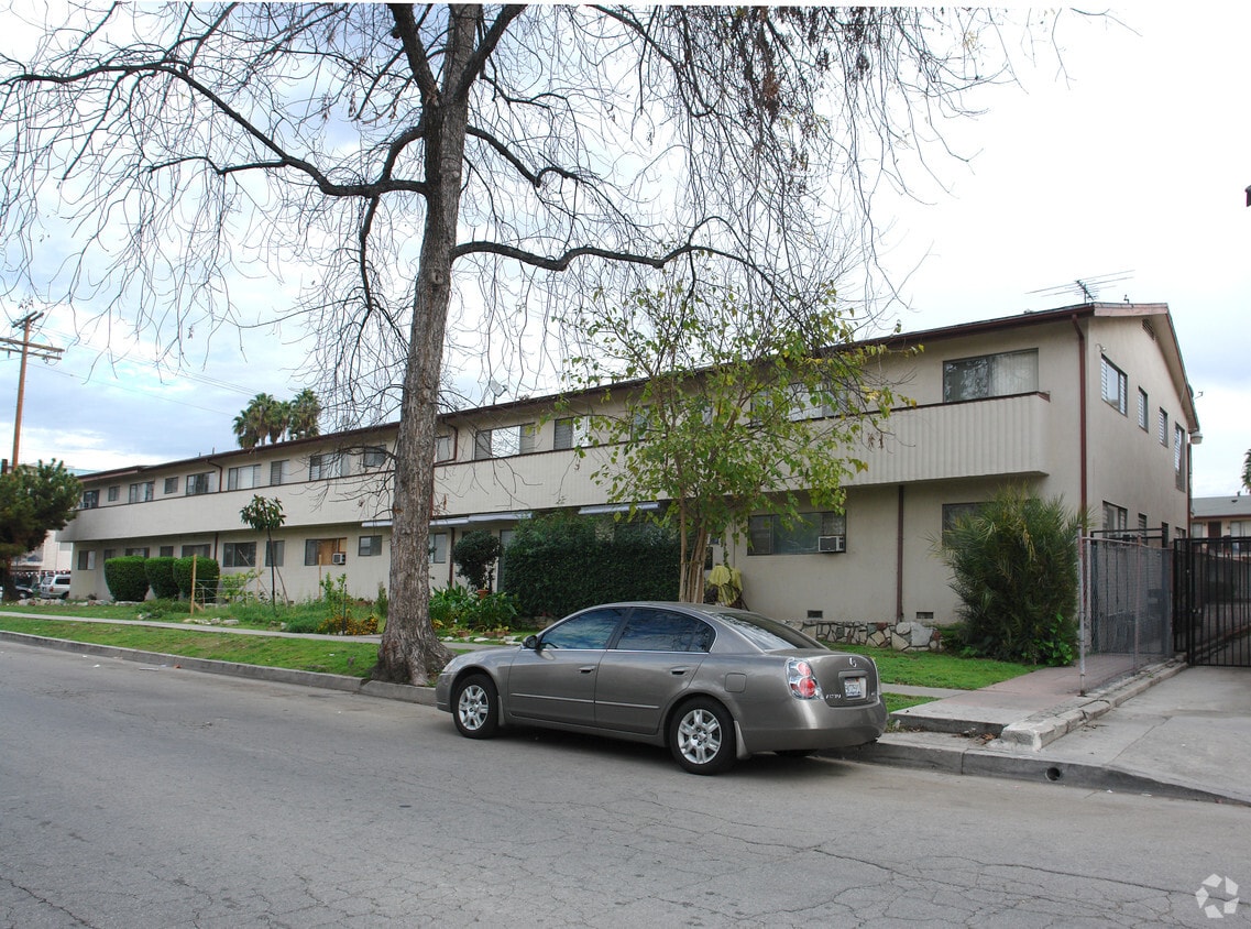 Primary Photo - 12310 Chandler Blvd