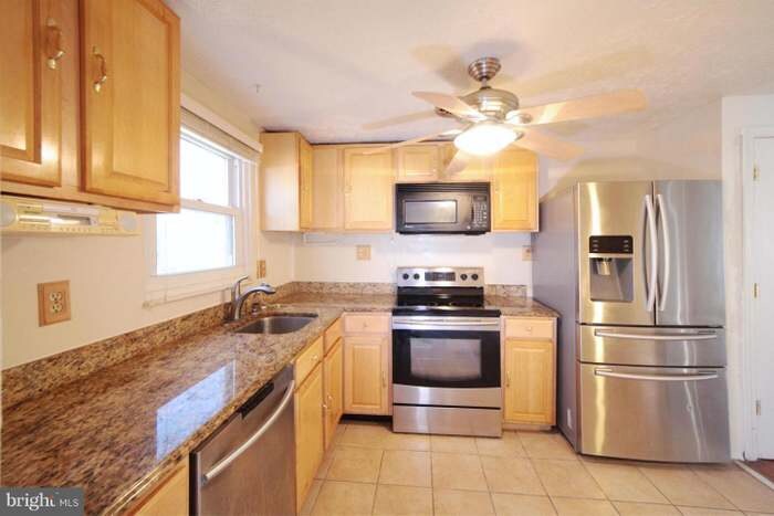 Primary Photo - 12008 Nevin Ln