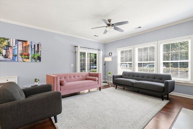 Foto del edificio - "Charming Fully Furnished 2-Bed Condo with & Granite Countertops in Charleston – 1320 Sq Ft of Co...