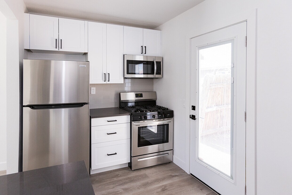 Foto principal - 833 E Turney Ave
