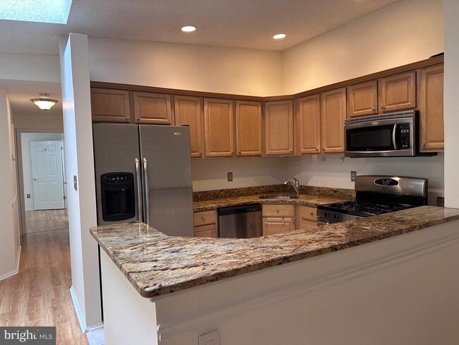 Building Photo - 65 Cheverny Ct
