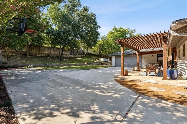 Foto del edificio - 6425 Klamath Rd