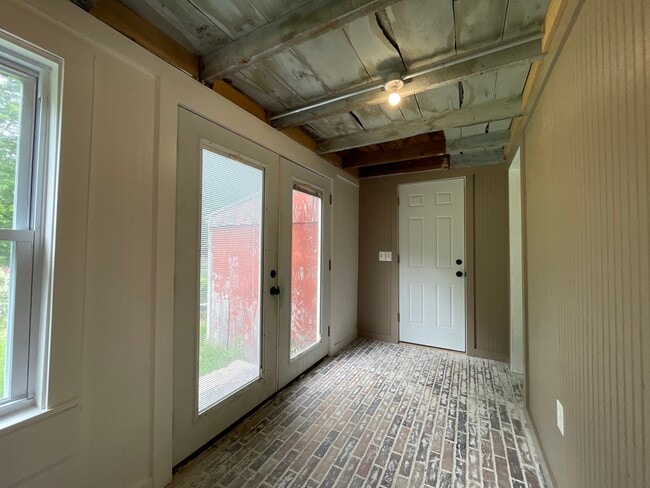 Building Photo - Buxton