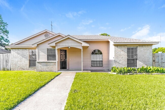 2215 Hazyknoll Ln