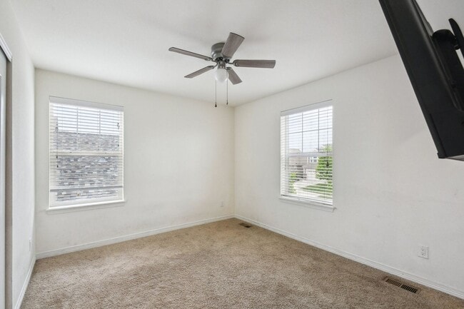 Building Photo - 8910 Azalea Ct