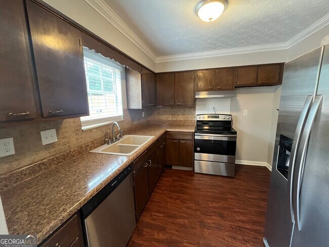 Building Photo - 2615 Stratford Ln