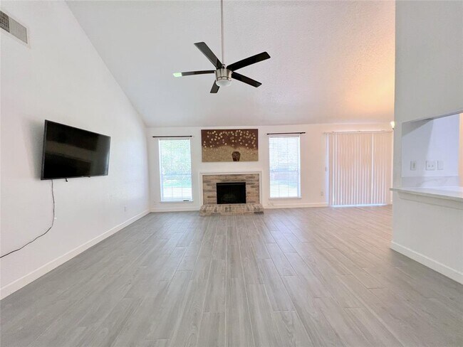Foto del edificio - 3107 E Heatherock Cir