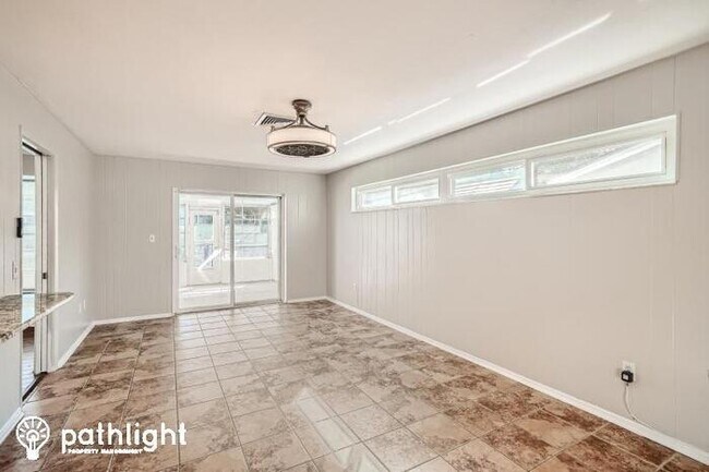 Building Photo - 6450 31st Terrace North, St. Petersburg, F...