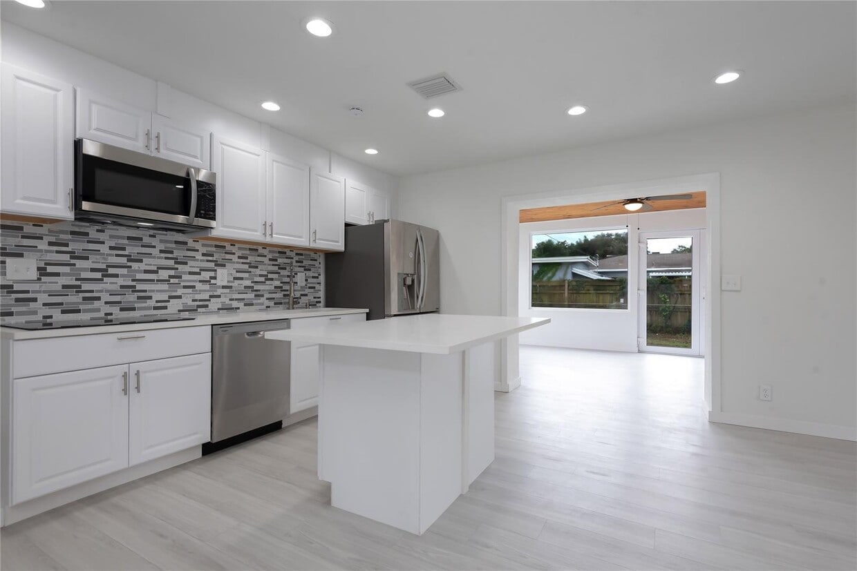 Foto principal - 713 SW 4th Ct