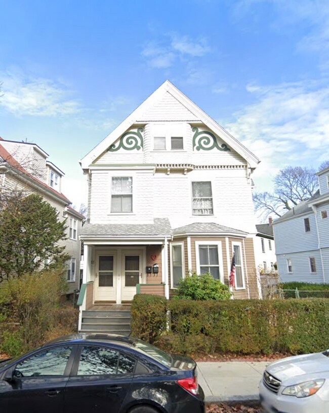 Foto del edificio - 57 Rindge Ave