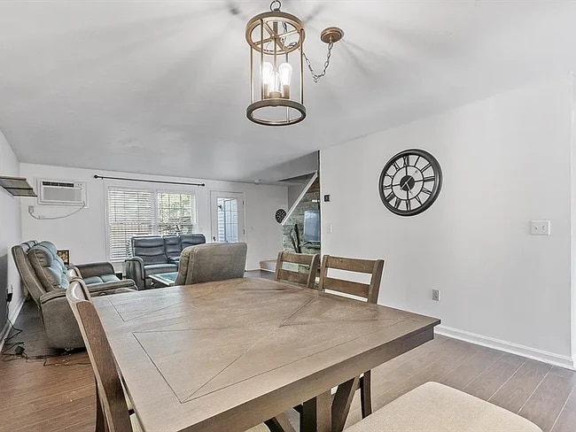 Dinning - 13 Berrington Rd