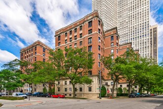 Building Photo - 400 W Deming Pl