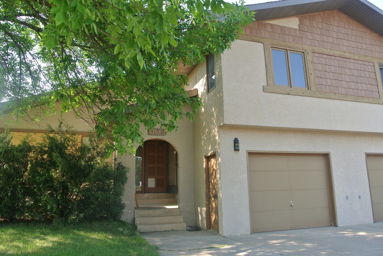 1103 17th Ave NW, Minot, ND 58703 House Rental in Minot, ND