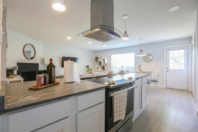 Building Photo - 707 Meadow Mead Dr