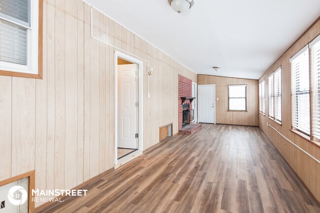 Building Photo - 10709 Spring Garden Dr