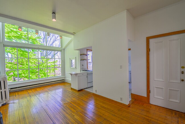 Building Photo - 31 Pinckney St
