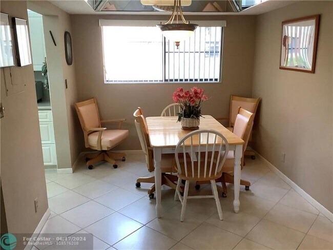 Foto del edificio - 15126 Ashland St