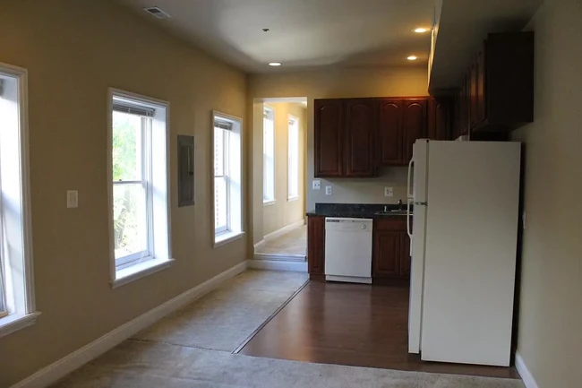 Kitchen and hallway - 123 W Saratoga St