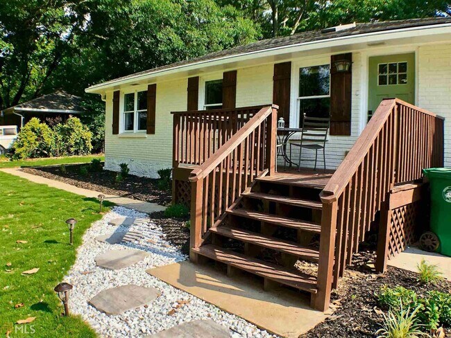 Foto del edificio - 2743 Orion Dr