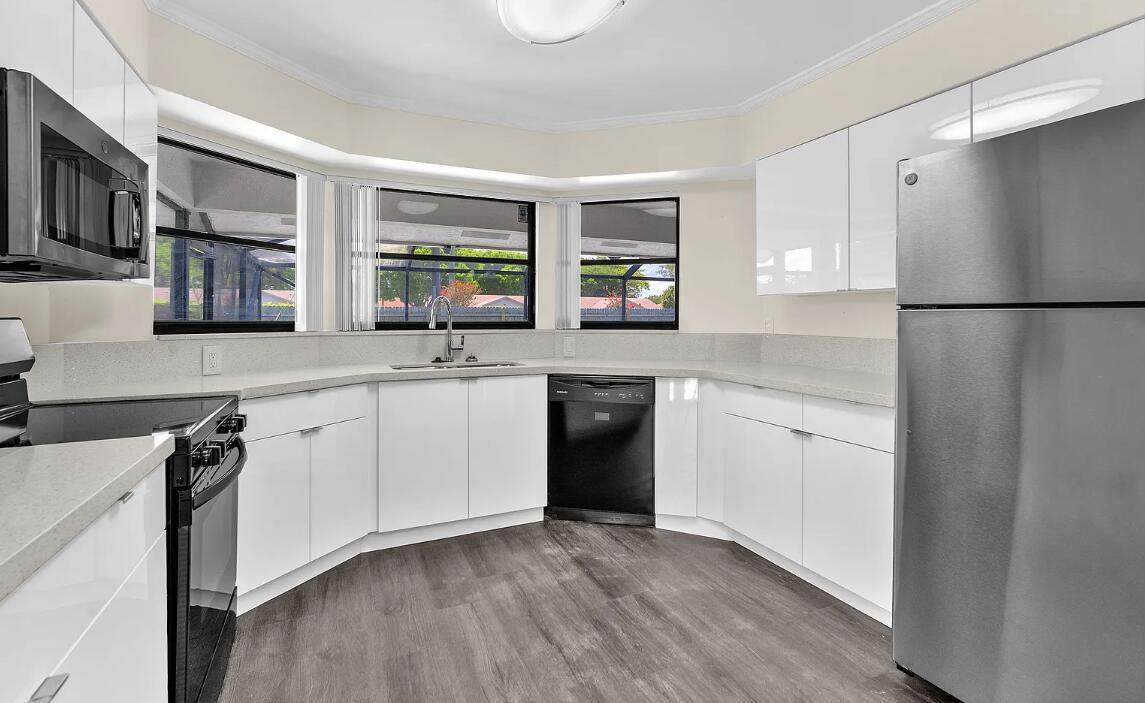 Foto principal - 654 West Dr