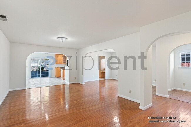 Foto del edificio - 2809 Sargent Ave