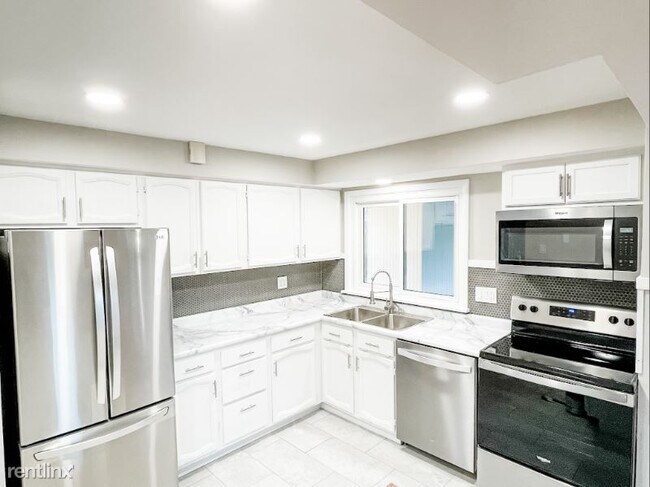 Building Photo - 5 br, 3 bath House - 8801 Glenwood Dr