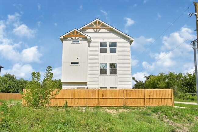 Building Photo - 8023 Birmingham St