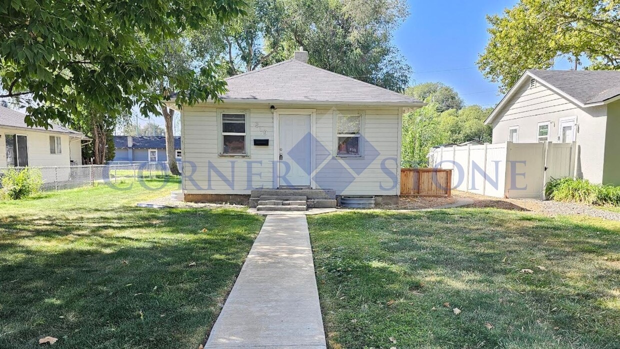 Primary Photo - Great Home Near NNU!