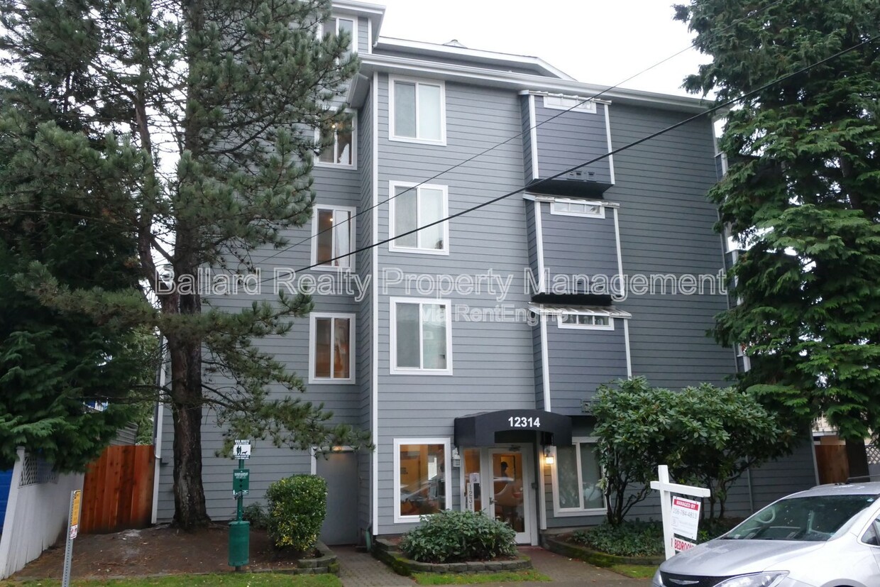 Foto principal - 12314 32nd Ave NE