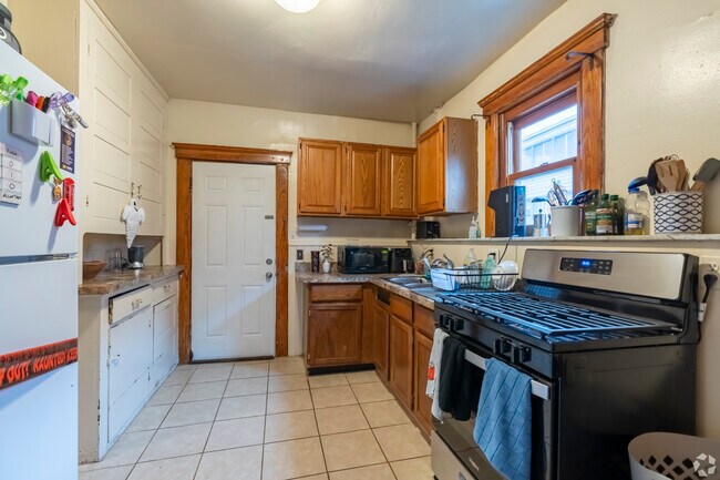 Foto del edificio - 807 S Main St