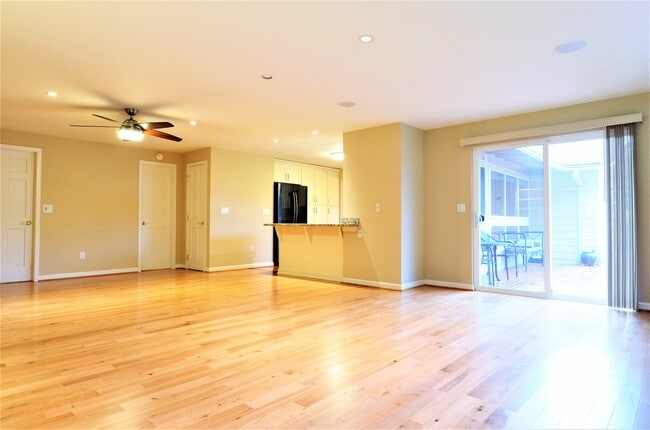 Building Photo - 1814 Whitman Ct NE