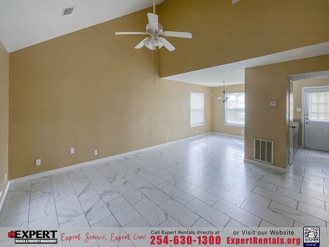 Foto del edificio - 2307 Lazy Ridge Dr