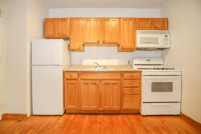 Foto del edificio - 1628 W Morse Ave