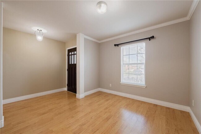 Building Photo - 3800 Vonnegut Ct