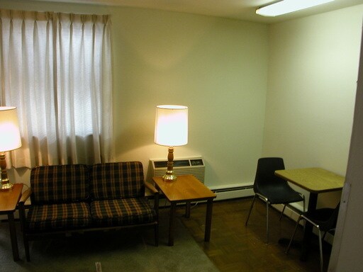 Building Photo - 1472 Neil Ave