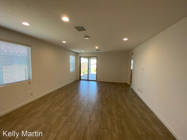 Foto del edificio - 5 br, 3 bath House - 2216 W. Dunbar Dr