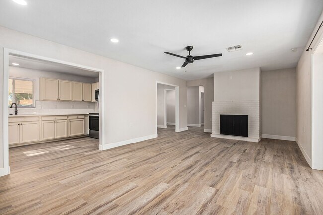 Building Photo - New Remodel by Downtown Chandler!