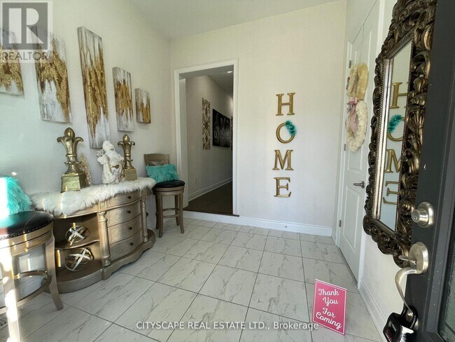 Building Photo - 3041 Post Rd