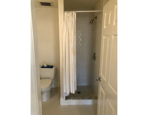 Foto del edificio - 211 Newbury St