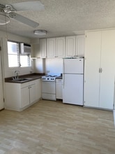 Building Photo - 636 Nalanui St