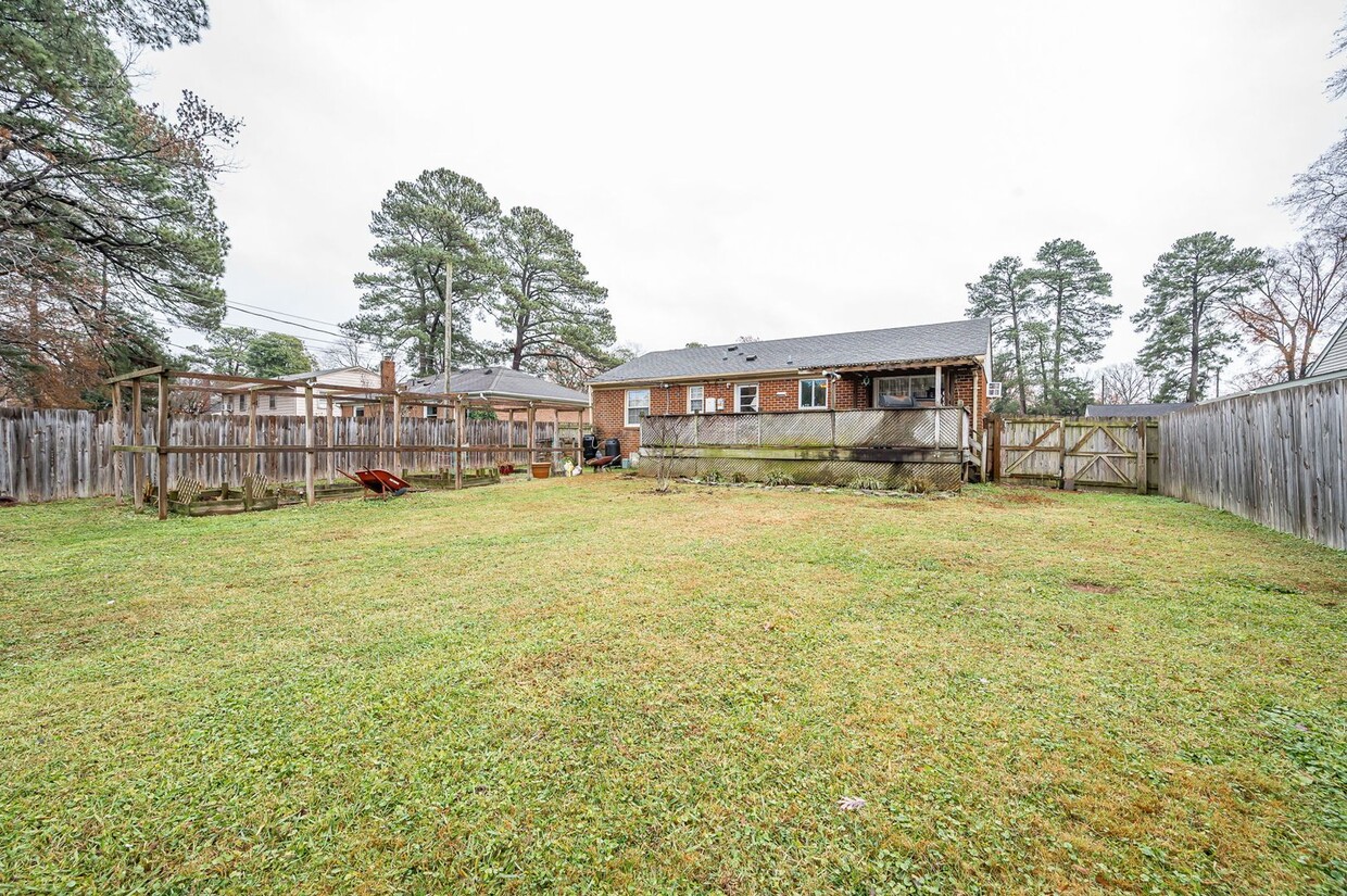 Foto principal - Cozy Brick Rancher in Lakeside