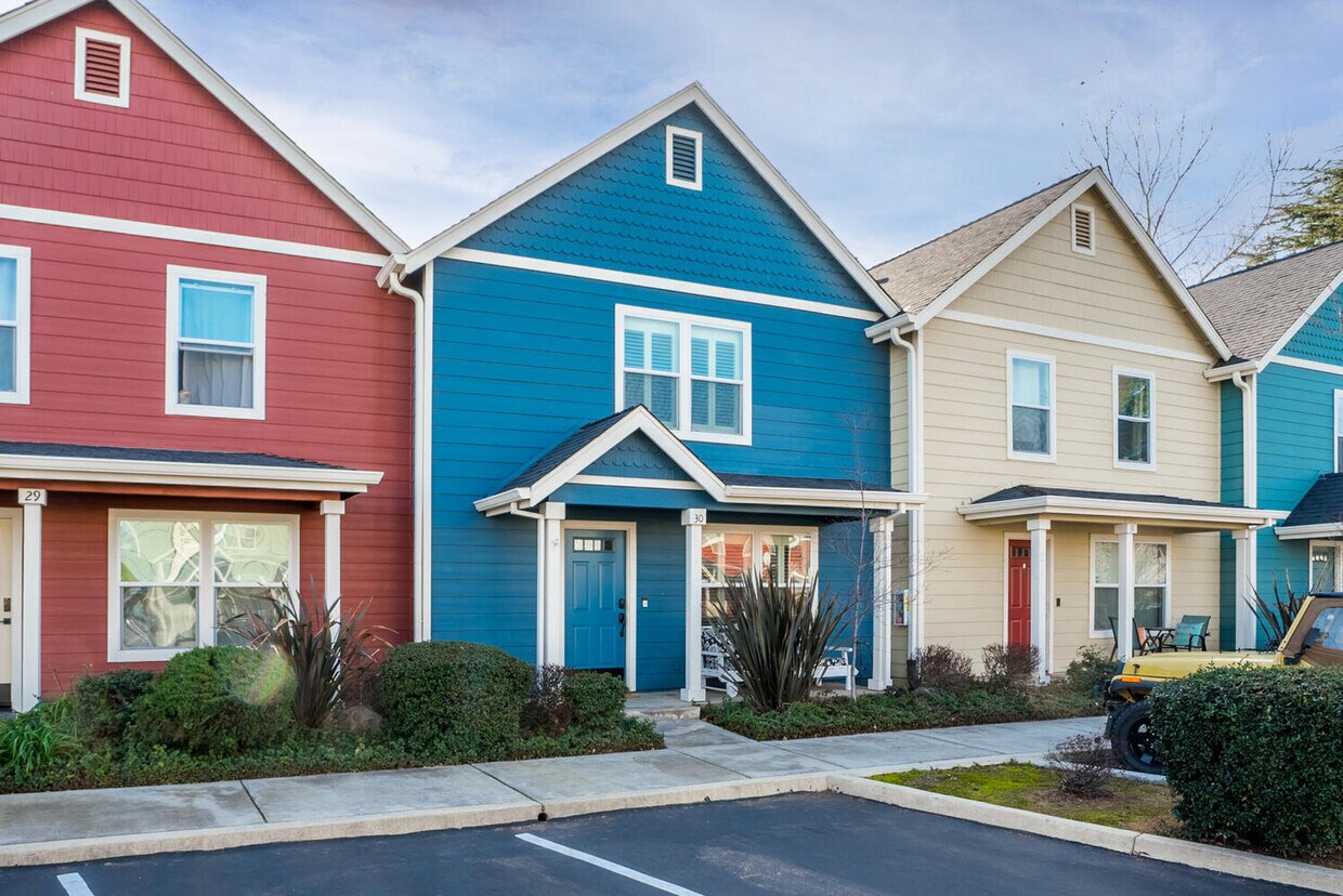 Foto principal - 2099 Hartford Dr