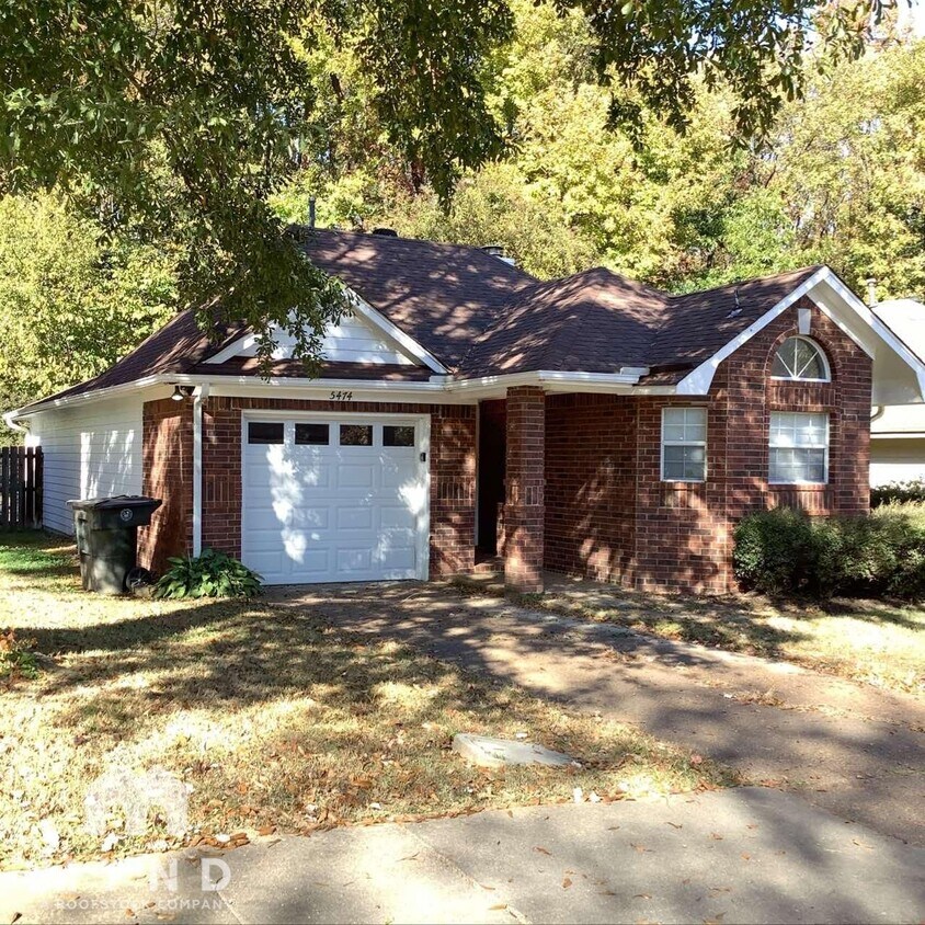 Foto del edificio - 5474 Pine Oak Ln