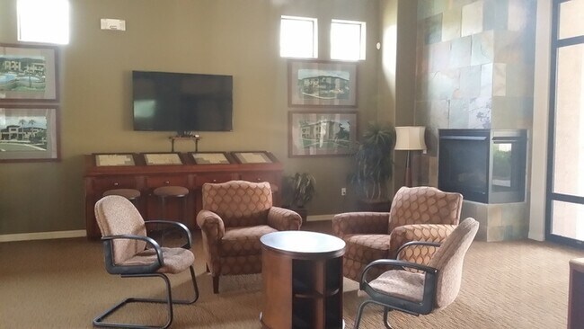 Foto del edificio - Condo located in prime Gilbert location