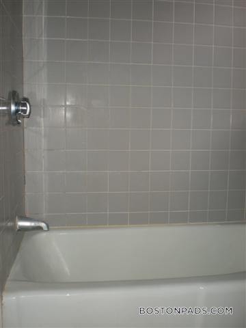 Building Photo - 137 Park Dr