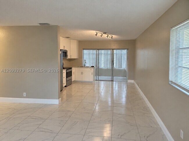 Foto del edificio - 1904 NW 45th Ct